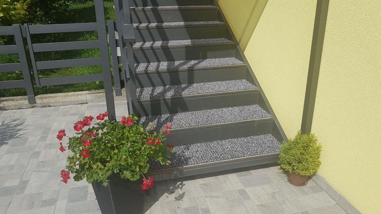 Apartmani Ksenija Krapinske Toplice Esterno foto